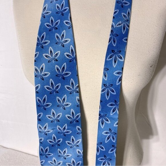 Vintage Boss Hugo Boss Blue Floral Print 100% Silk Tie - Picture 8 of 9